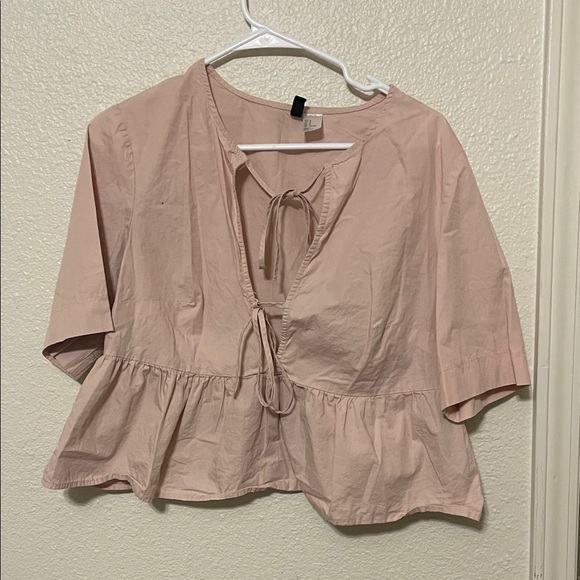 H&M Tops - H&M pink tie front peplum top
